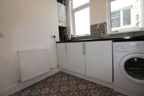 2 bedroom terraced house to rent, Rhiw Parc Road, Abertillery