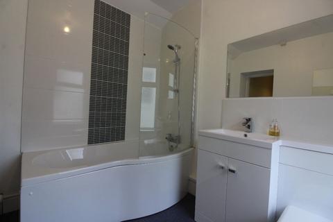 2 bedroom terraced house to rent, Rhiw Parc Road, Abertillery