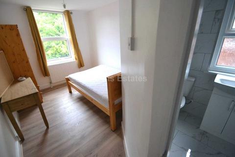6 bedroom terraced house to rent, Norris Road, Reading