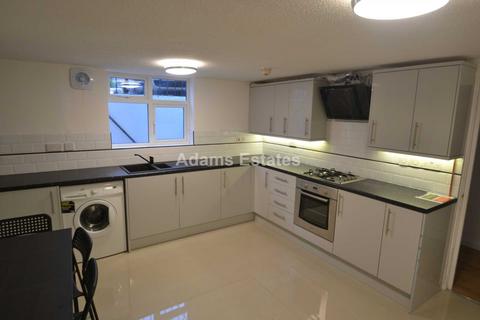 6 bedroom terraced house to rent, Watlington Street, Reading