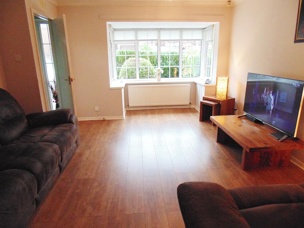 Strathleven Drive, Alexandria G83 4 bed detached house £209,950