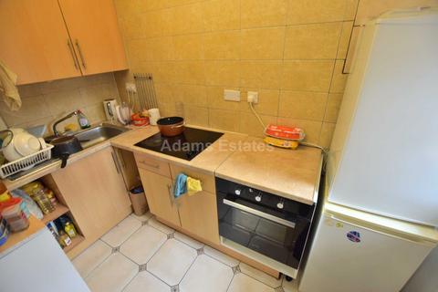 7 bedroom terraced house to rent, Addington Road, Reading