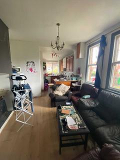 9 bedroom semi-detached house to rent, Egerton Road, Fallowfield