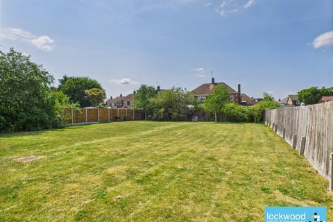 2 bedroom flat to rent, Albany Court, Ashford