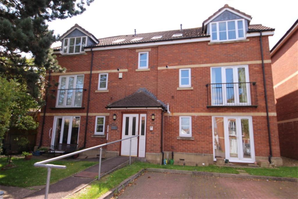 Portland Street, Staple Hill, Bristol, BS16 4NU 2 bed flat £162,500