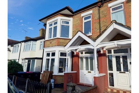 3 bed semi-detached house for rent in Ronald Park Avenue, Westcliff-on-Sea, Southend-on-Sea
