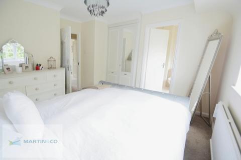 3 bedroom terraced house to rent, Hawthorne Lodge, Ashley Road