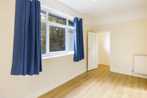 2 bedroom flat to rent, Highfield Road, Chesterfield