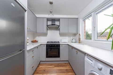 29 Brangwyn Crescent, London, SW19 2UA