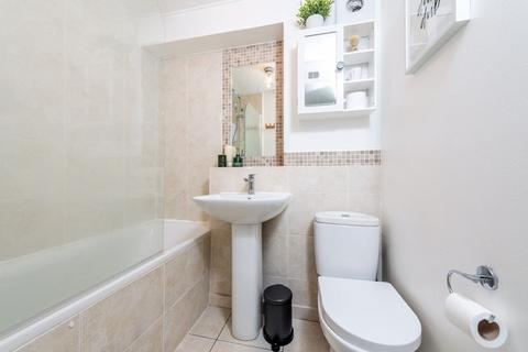 29 Brangwyn Crescent, London, SW19 2UA