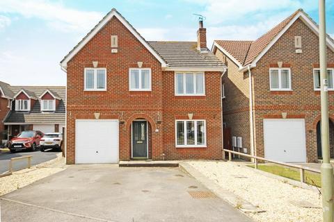 4 bedroom detached house to rent, Honeysuckle Gardens, EVERTON, Lymington