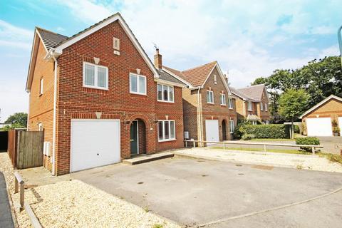 4 bedroom detached house to rent, Honeysuckle Gardens, EVERTON, Lymington