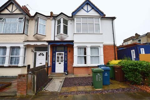 2 bedroom ground floor flat to rent, Rutland Road, Central Harrow