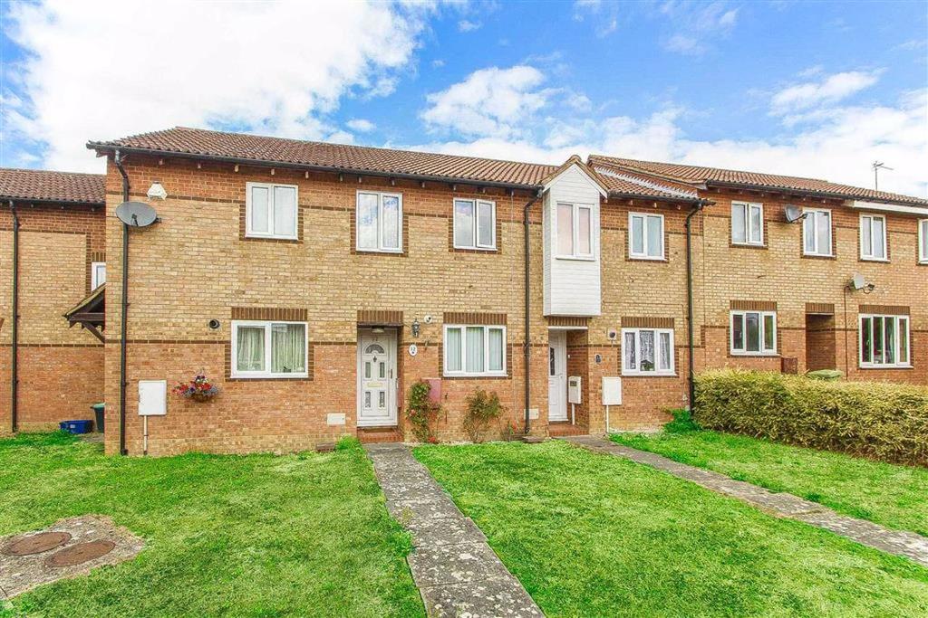 Hexham Gardens, Bletchley, Milton Keynes, Bucks 2 bed terraced house £219,995