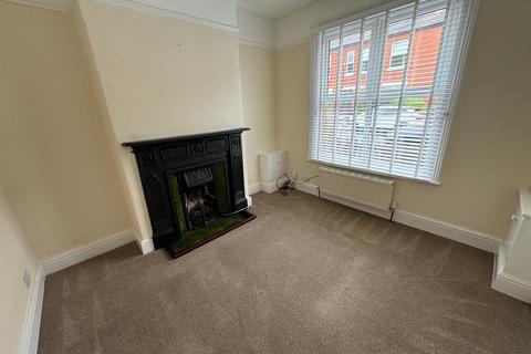 2 bedroom terraced house to rent, Crossley Road, Sale M33