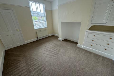 2 bedroom terraced house to rent, Crossley Road, Sale M33