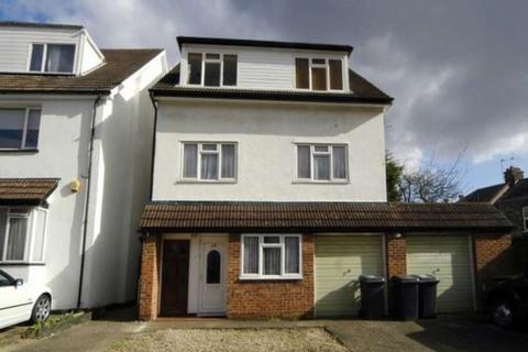 2 bedroom flat to rent, Chislehurst Avenue, London N12