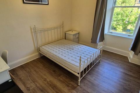 4 bedroom flat to rent, Grant Street, Glasgow