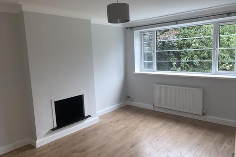 2 bedroom flat to rent, Park Court, Park Road, Hampton Wick, Kingston upon Thames KT1