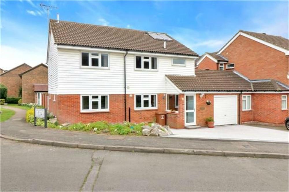 Oak Green, ABBOTS LANGLEY, Hertfordshire 5 bed detached house £685,000