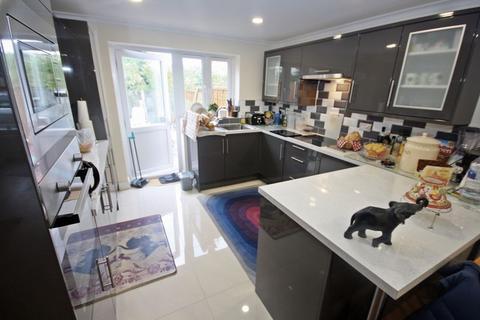 7 bedroom end of terrace house for sale, Wilstone Close, Hayes