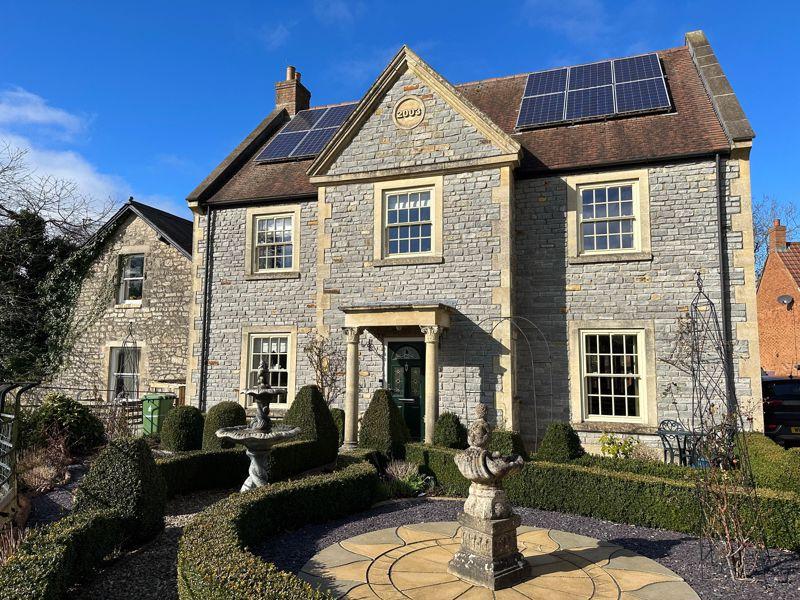 Shepton Mallet, Somerset 5 bed detached house for sale £625,000