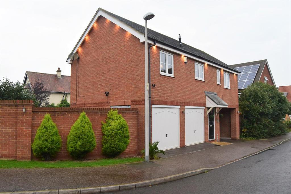 Crescent, Gillingham 2 bed detached house £270,000