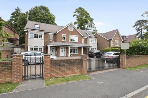 4 bedroom terraced house to rent, The Avenue, Northwood, Middlesex, HA6