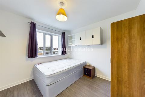 2 bedroom flat to rent, St Georges Court, 3 High Street, Colliers Wood, SW19