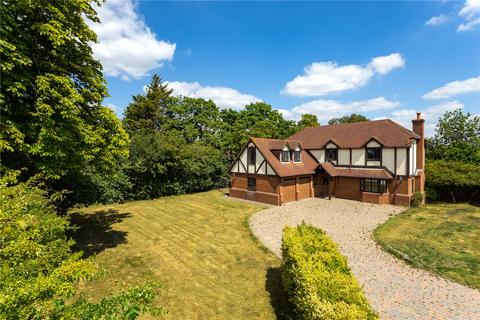 5 bedroom detached house to rent, Evergreens, North Road, South Ockendon, Essex, RM15