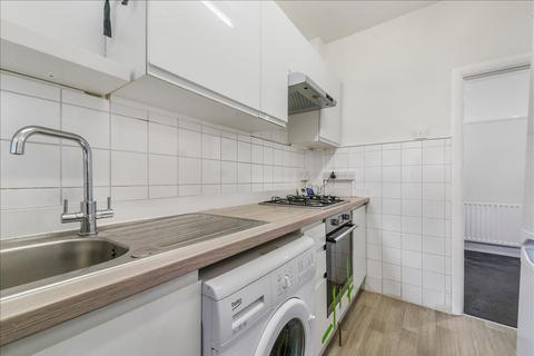 2 bedroom flat to rent, Orford Court, Elmcourt Road, Tulse Hill, London, SE27