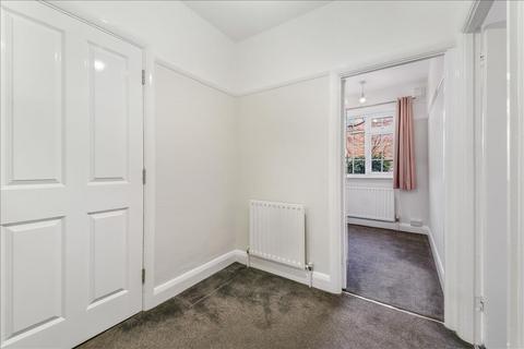 2 bedroom flat to rent, Orford Court, Elmcourt Road, Tulse Hill, London, SE27