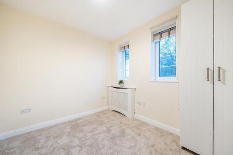 3 bedroom flat to rent, Heathway Court,  Finchley Road,  London,  NW3