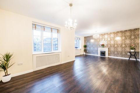 undefined, Finchley Road,  London,  NW3