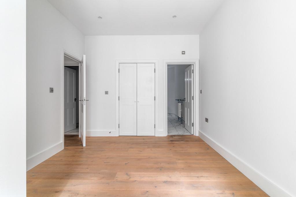 Long Acre bedroom 2