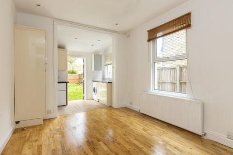 2 bedroom ground floor flat to rent - Harpenden Road, Aldersbrook