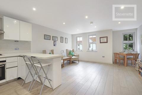 2 bedroom flat for sale, Bakers Court, Epping