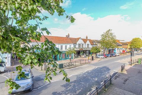 2 bedroom flat for sale, Bakers Court, Epping