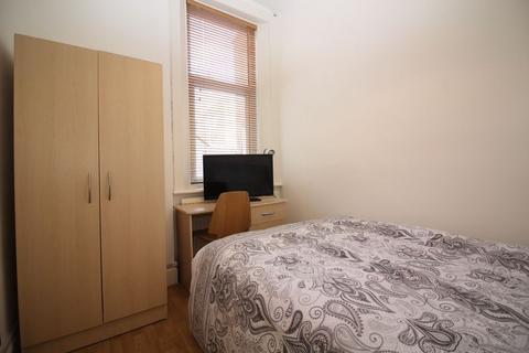 2 bedroom ground floor flat to rent, Cavendish Road, Newcastle Upon Tyne NE2