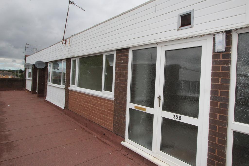 Stroud Avenue, Willenhall 2 bed flat £595 pcm (£137 pw)