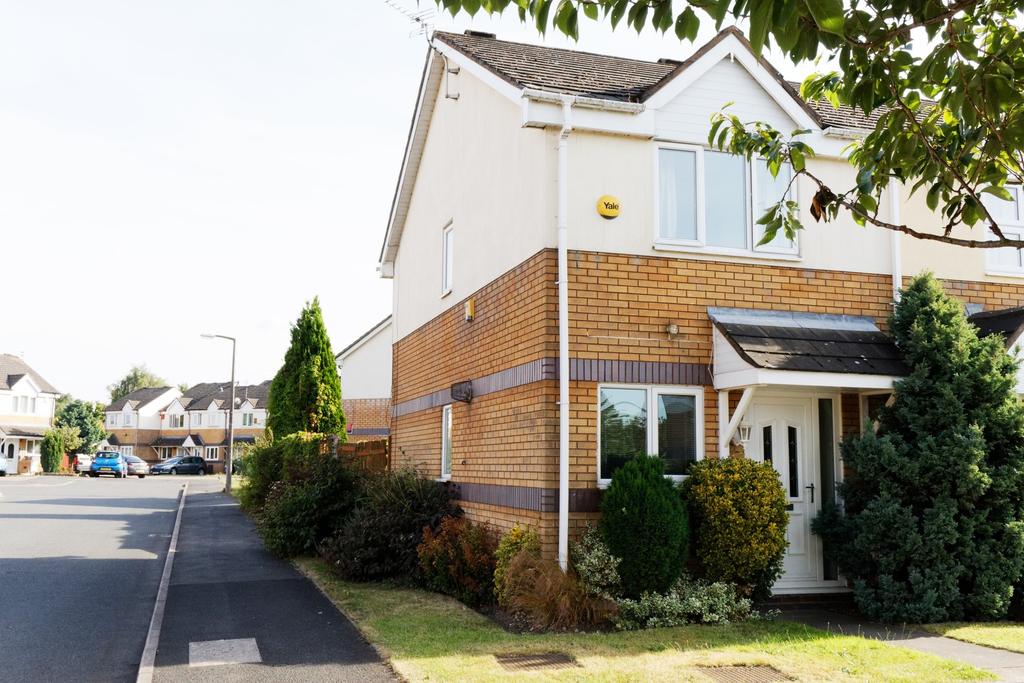 Waterways Drive, Oldbury 2 bed end of terrace house £700 pcm (£162 pw)