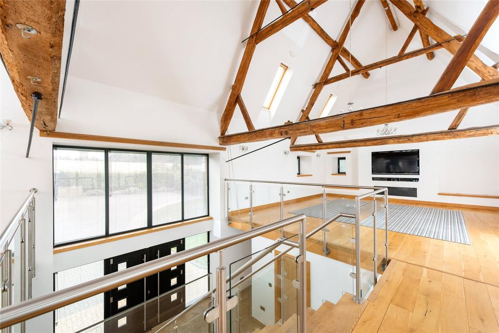 Landing/Sitting Room