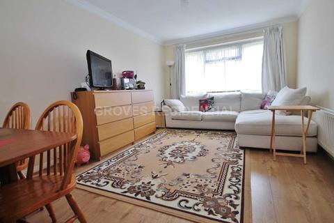 2 bedroom flat to rent - Maple Court, Acacia Grove, New Malden
