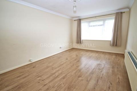 2 bedroom flat to rent, Maple Court, Acacia Grove, New Malden