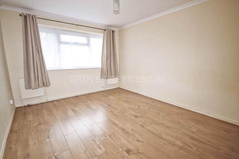 2 bedroom flat to rent, Maple Court, Acacia Grove, New Malden