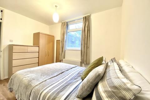 2 bedroom flat to rent, Elmfield Road, Balham, SW17
