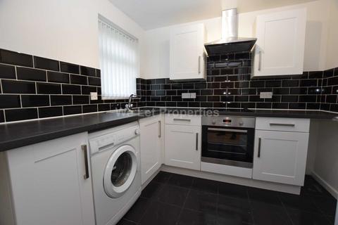 2 bedroom apartment to rent, Badby Close, Manchester M4