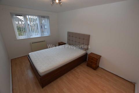 2 bedroom apartment to rent, Badby Close, Manchester M4