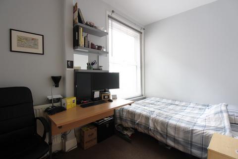 4 bedroom flat to rent - Gordon Avenue
