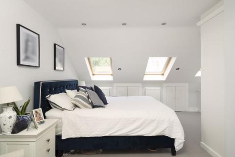 63 Wendell Road, London, W12 9RS